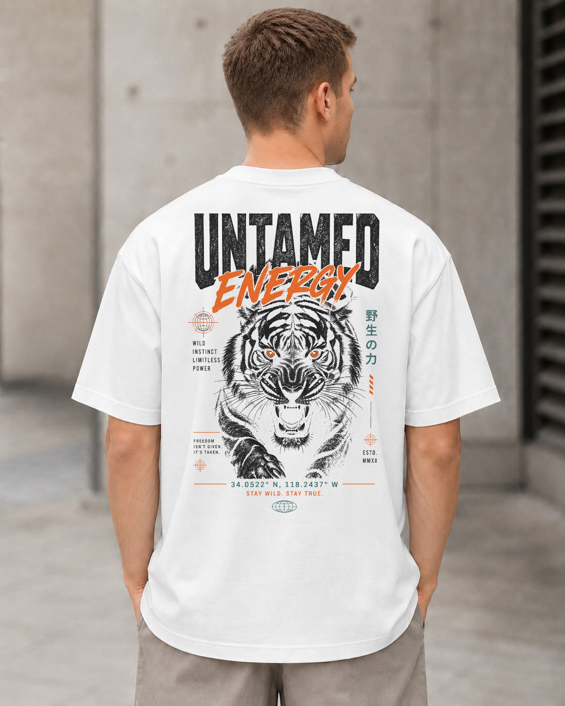 Untamed Energy T-Shirt – Heavyweight Oversize Shirt Weiss, Rückenprint