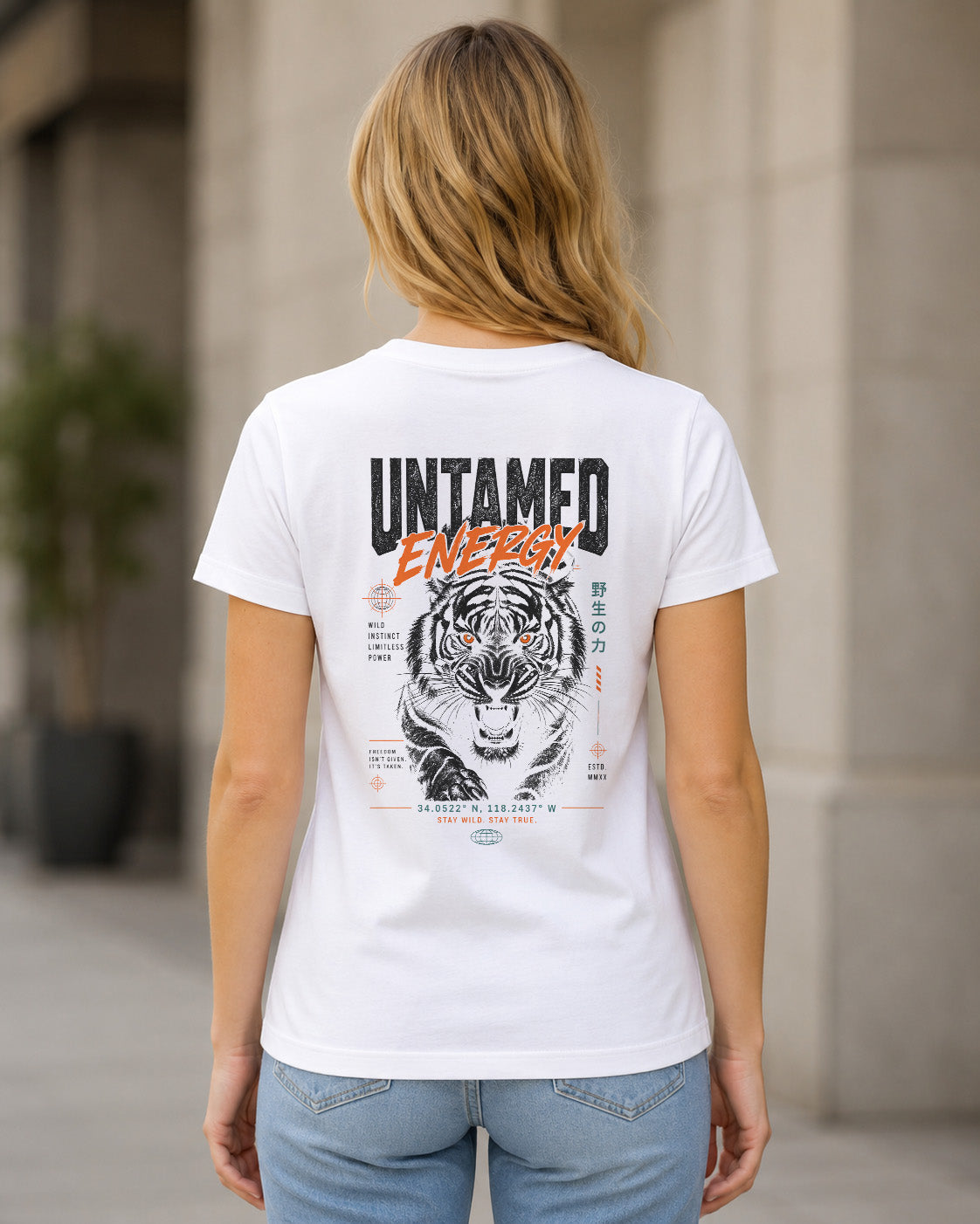 Untamed Energy T-Shirt – Frauen Shirt Weiss, Rückenprint